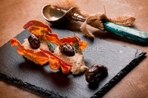 Cannellini bean hummus with cicadas: an alternative dish