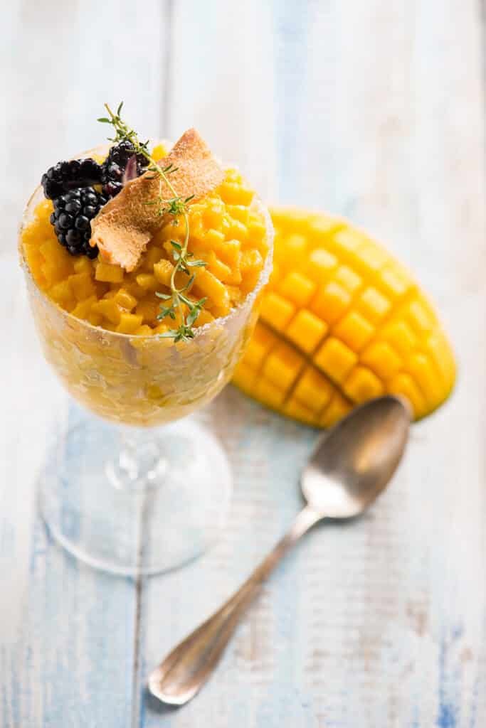 macedonia di mango e zenzero