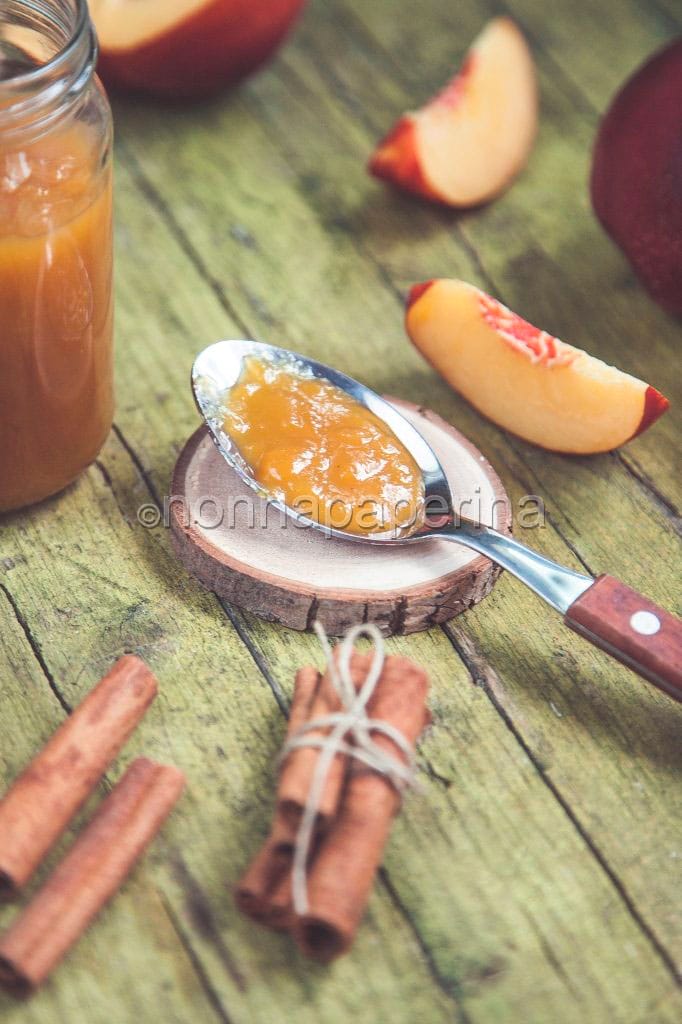 confettura di pesche e cannella