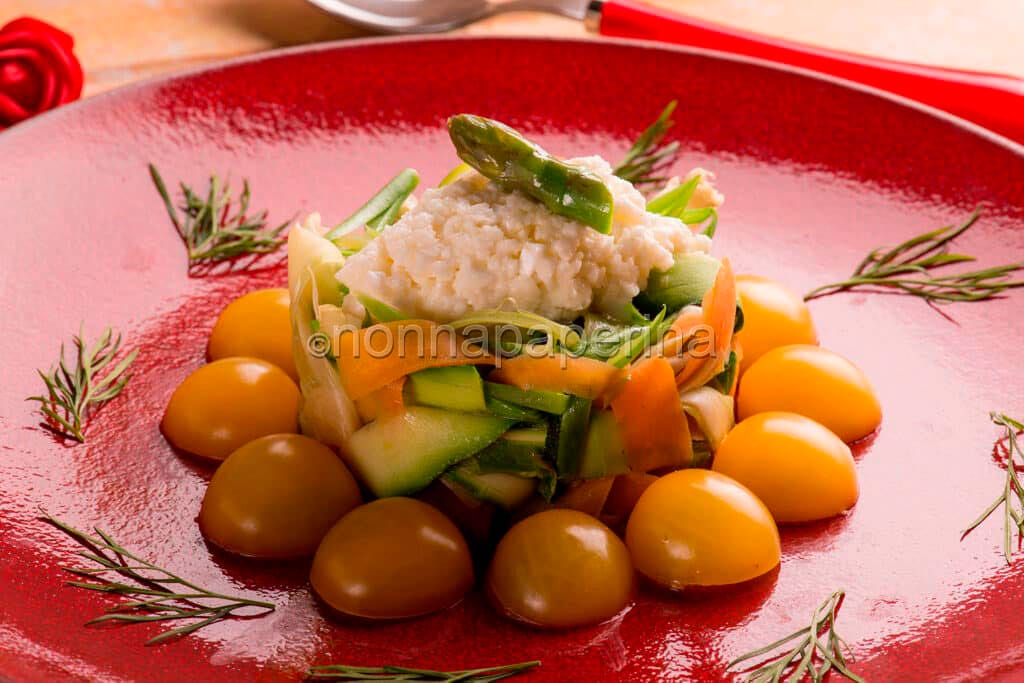 Timballo di verdure scottate con quenelle di mozzarella Timballo di verdure scottate con quenelle di mozzarella