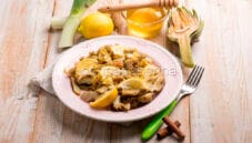 Carciofi al miele e limone, un contorno agrodolce e squisito Carciofi al miele e limone, un contorno agrodolce e squisito