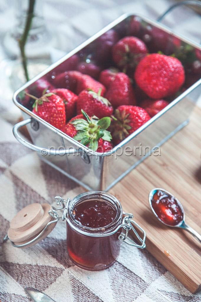 gelatina di fragole al limone