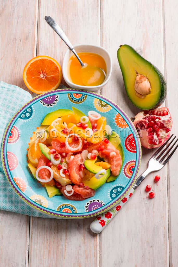 Insalata di pompelmo con avocado e melagrana