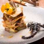 Lasagnetta croccante di scorpione con ragù di carciofi