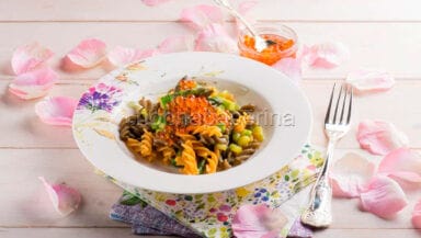 pasta due colori con asparagi freschi