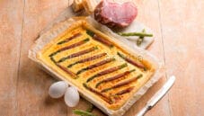 Quiche di asparagi e prosciutto crudo, sofisticata