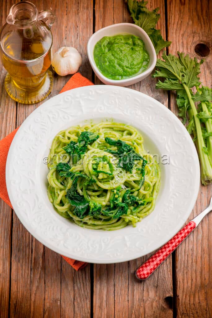 spaghetti al pesto di cime di rapa spaghetti al pesto di cime di rapa