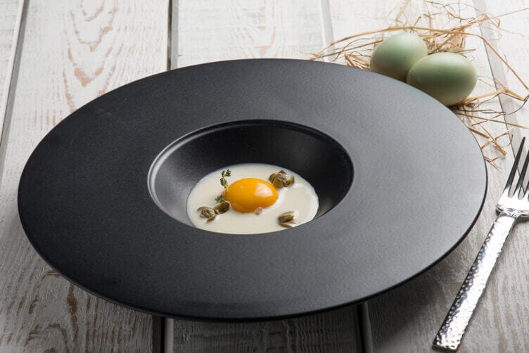 tuorlo marinato su fonduta di taleggio tuorlo marinato su fonduta di taleggio