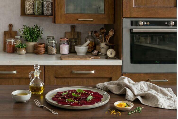 Carpaccio di barbabietole rosse con dressing leggero Carpaccio di barbabietole rosse con dressing leggero