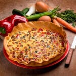 Torta salata con zucchine e peperoni, un piatto unico