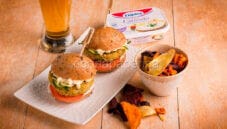 Burger con lenticchie , riso integrale e formaggio Exquisa