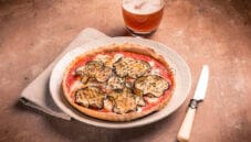 La bontà della pizza con farina di quinoa e melanzane!