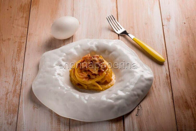 Spaghetti alla carbonara con uova di oca