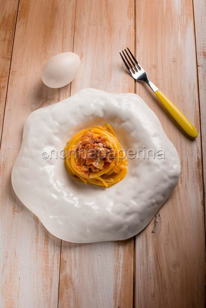 Spaghetti alla carbonara con uova di oca