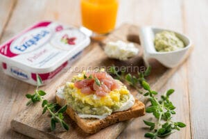 Conosci le uova di gallina Orpington? Prepariamo l’avocado toast Conosci le uova di gallina Orpington? Prepariamo l’avocado toast