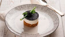 L’affascinante cheesecake salata con uova di lompo