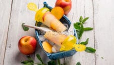 Ghiaccioli alla pesca, una delizia da non perdere Ghiaccioli alla pesca, una delizia da non perdere