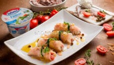 Involtini di pesce spada affumicato con fiocchi di latte
