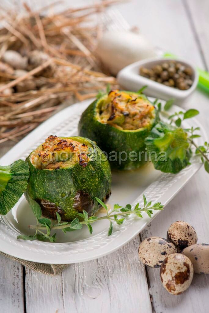 Zucchine farcite con tonno e uova di quaglia