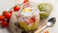 Farro al pesto in vasetto. La bontà dentro il vetro! Farro al pesto in vasetto. La bontà dentro il vetro!