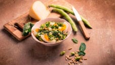 Insalata di fave, pecorino e uova: semplice e nutriente!