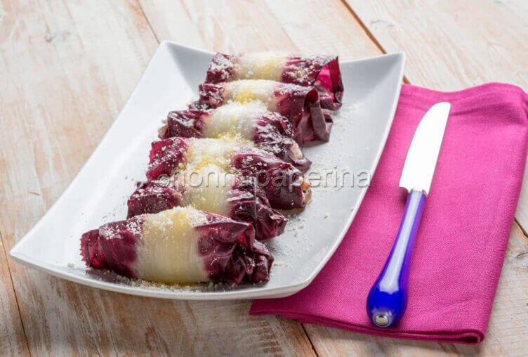Involtini di radicchio con ricotta e noci : facile da fare Involtini di radicchio con ricotta e noci