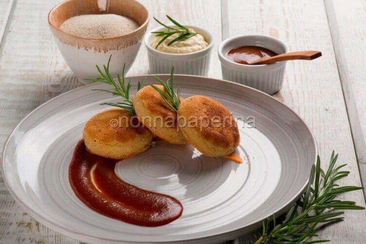 Polpettine di fonio e hummus di ceci da provare ! polpettine di fonio