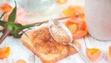 Confettura di petali di rosa: una vera delizia