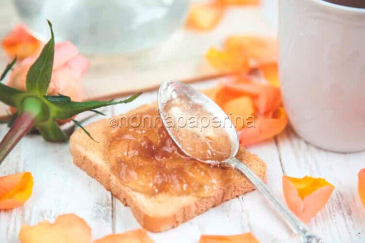 confettura di petali di rosa