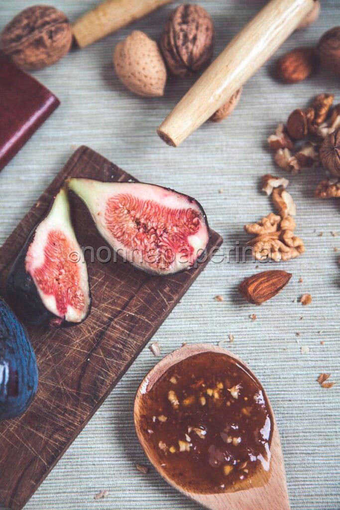 Fichi noci e mandorle Fichi noci e mandorle