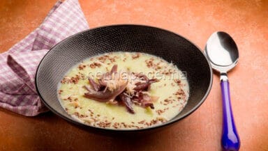 cipolle rosse stufate su crema di verza