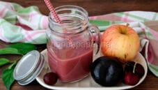 Frullato vitaminico alla mela, prugna e ciliegie
