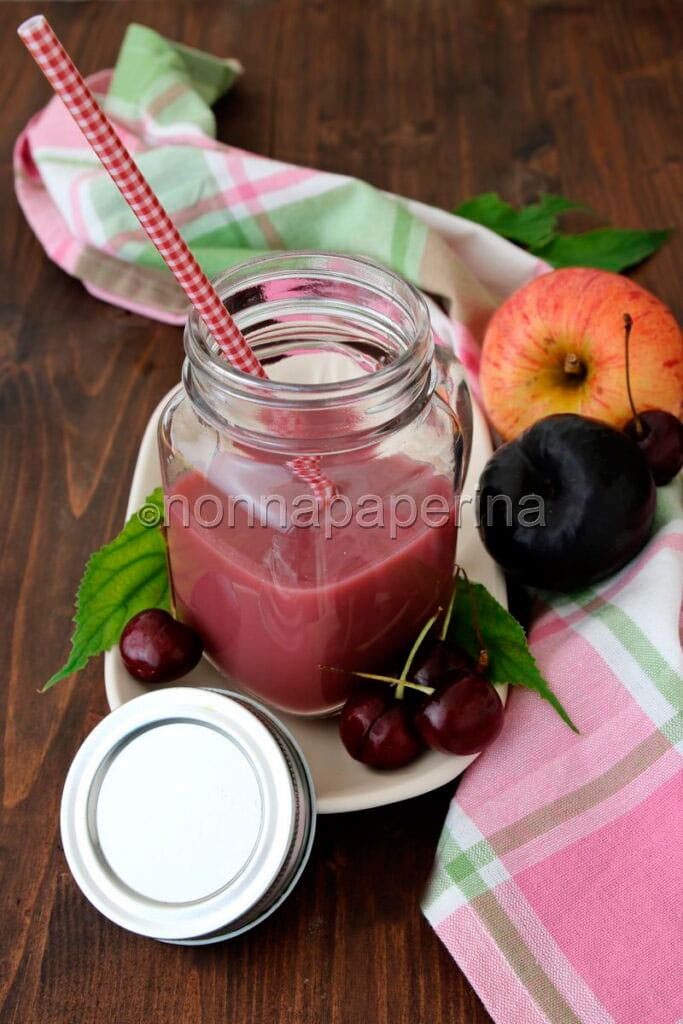 frullato vitaminico alla mela frullato vitaminico alla mela