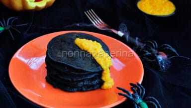 pancake al carbone vegetale e zucca