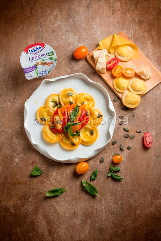 ravioli tondi con pomodori datterini Ravioli tondi con pomodori datterini
