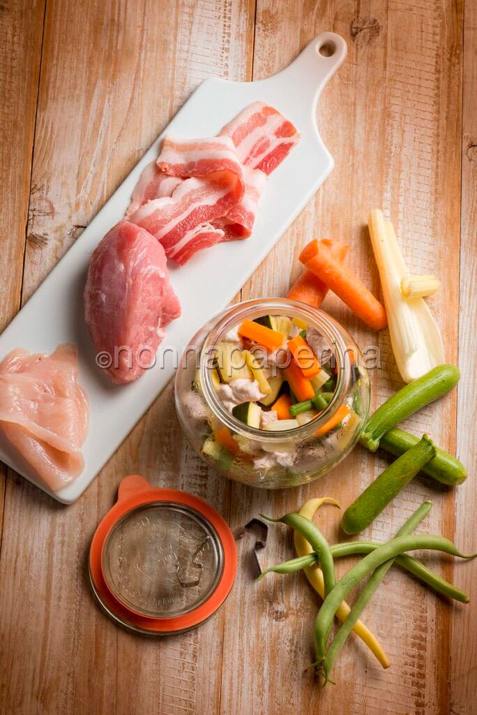 Unico di verdure e carne in vasocottura