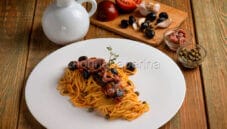 Spaghetti alla puttanesca rivisitati, tradizione