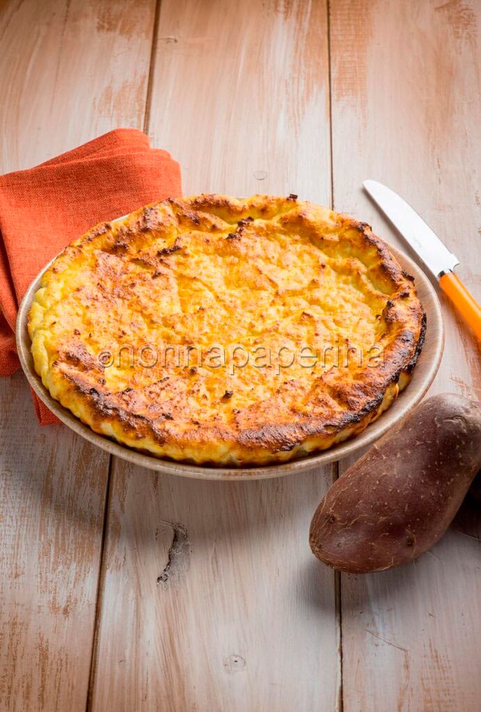 Torta salata di patate rosse