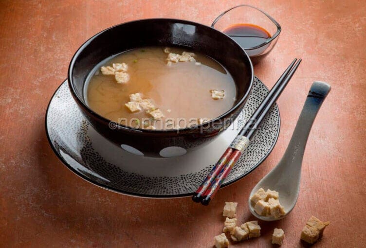 Zuppa di miso e tofu