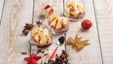 Pere al vino rosso e spuma di cannella, e festeggi !