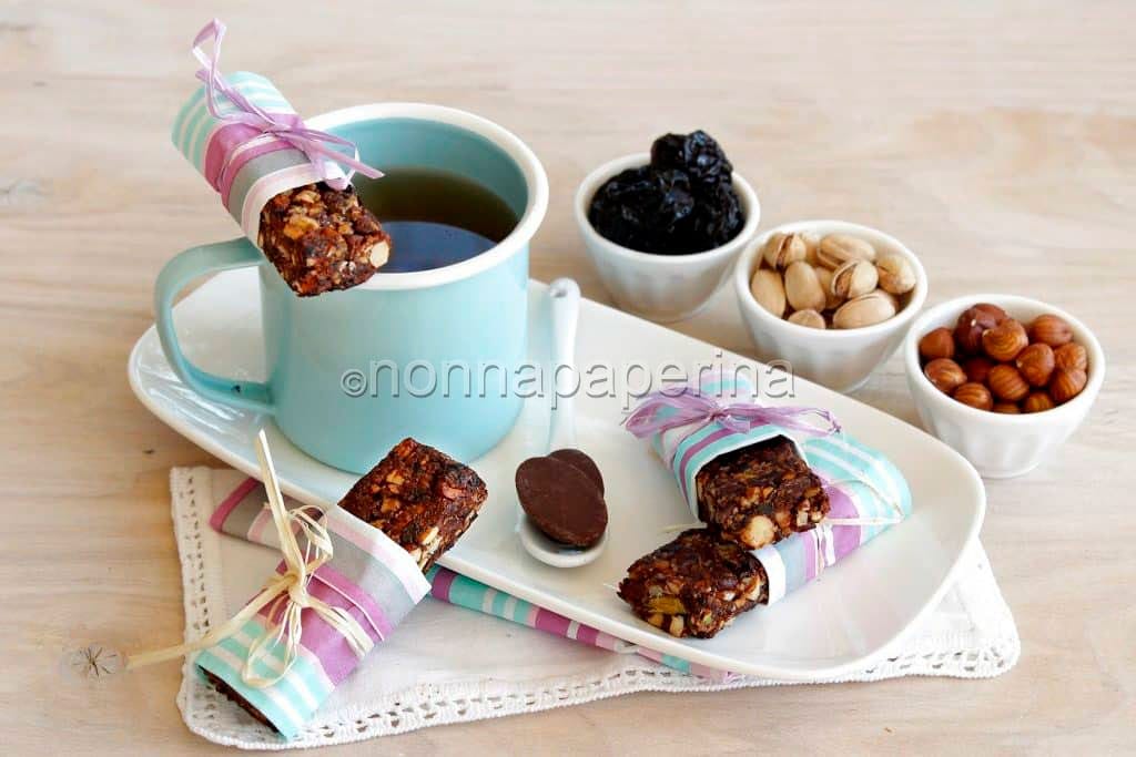 barrette prugne cioccolato e frutta secca