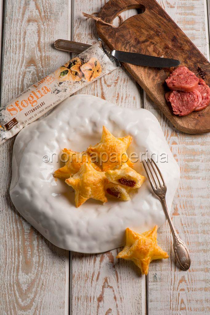 Stelline di sfoglia ripiene di cotechino