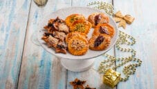 Biscotti di pasta sfoglia con semi e frutta secca