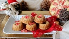 Ciambelline al succo di melagrana e vaniglia Ciambelline al succo di melagrana e vaniglia