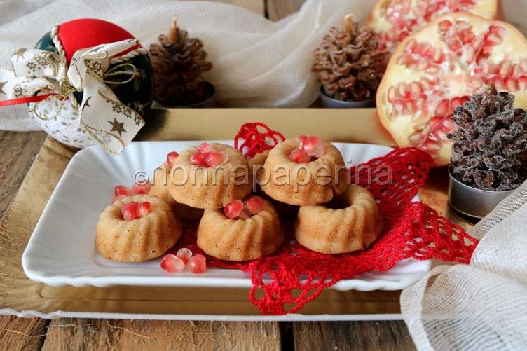 Ciambelline al succo di melagrana e vaniglia Ciambelline di riso al melograno