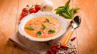 Zuppa di cannellini e cipolle