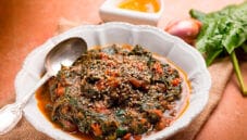 Spinaci all’orientale, un carico di vitamine e sali minerali Spinaci all’orientale, un carico di vitamine e sali minerali