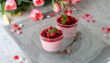 I romantici bicchierini di semifreddo al melograno