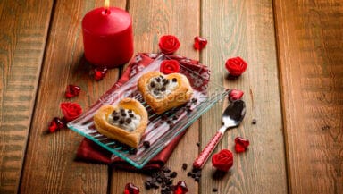 Cuoricini ripieni con formaggio cremoso e gocce di cioccolato