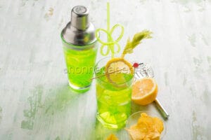 Midori sour, the green cocktail that does not go unnoticed!